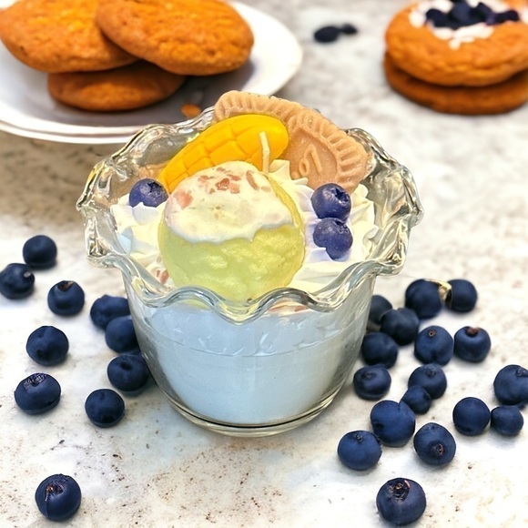 ⚠️SALE Candle // Ice Cream Blueberry Cookie Soy Wax Candle SEND OFFERS🥳 - Picture 2 of 5